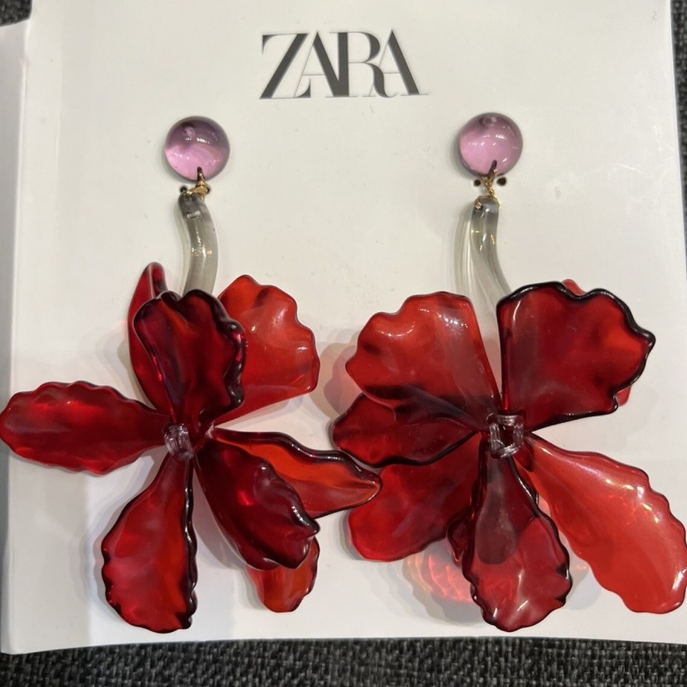 ZARA Flower Earrings Dangle Boho Statement Hibiscus Acrylic Clear Red 🍒 - Picture 4 of 4